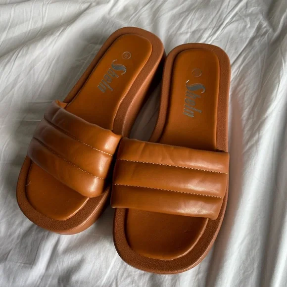 NWOT brown slides - Picture 2 of 4